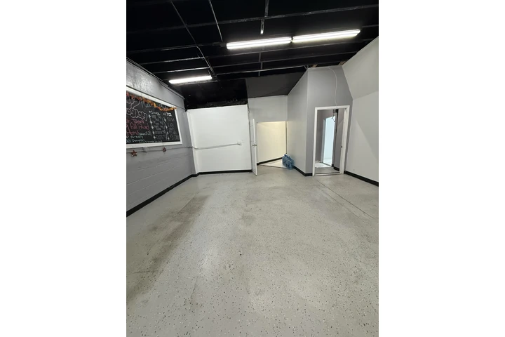 $6000 : Rento local comercial image 4