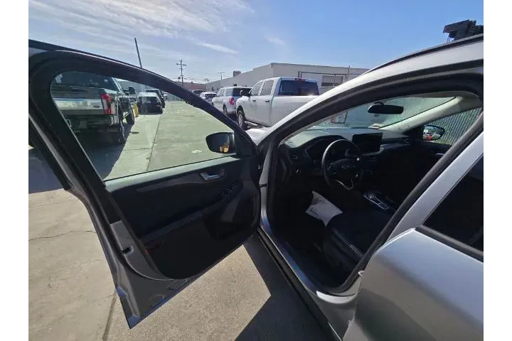 $27000 : Ford Escape Plug-In Hybrid 2 image 8