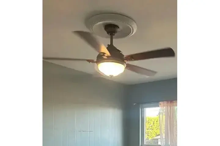 ANAHEIM SE RENTA CUARTO image 2