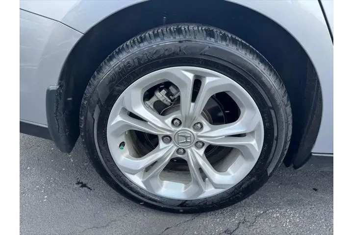 $25990 : Honda Accord 2024 LX 4dr Sed image 9