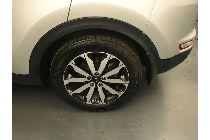 $17586 : Kia Sportage 2019 EX 4dr SUV image 9