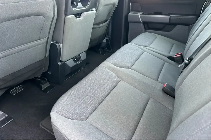 $40000 : Ford F-150 2024 4x4 XLT 4dr image 4