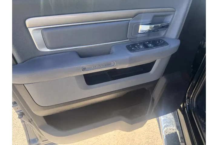 $11797 : 2013 RAM 1500 Lone Star image 9