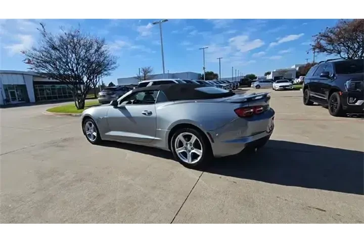 $22987 : Chevrolet Camaro 2023 LT 2dr image 6