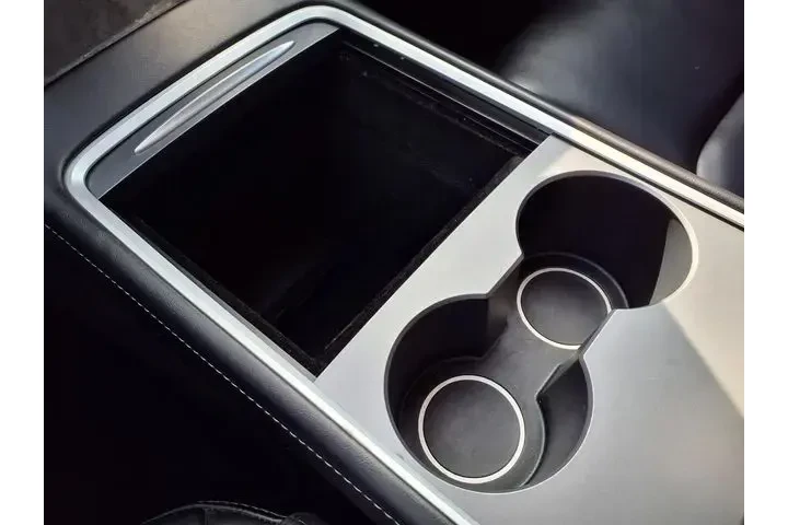 $38999 : Tesla Model Y 2024 AWD Long image 8