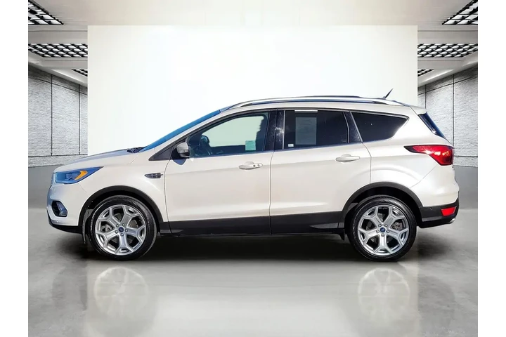 $16999 : Ford Escape 2019 Titanium 4d image 10