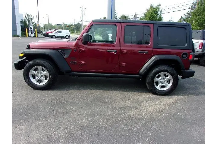 $30980 : Jeep Wrangler Unlimited 2021 image 2