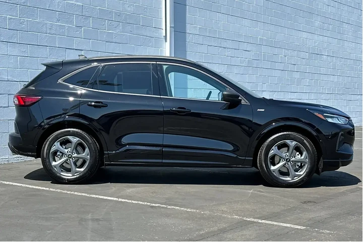 $25900 : Ford Escape 2024 ST-Line 4dr image 2