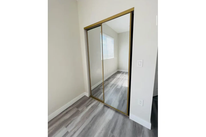 $1900 : 2BED Apt in Huntington Park image 4