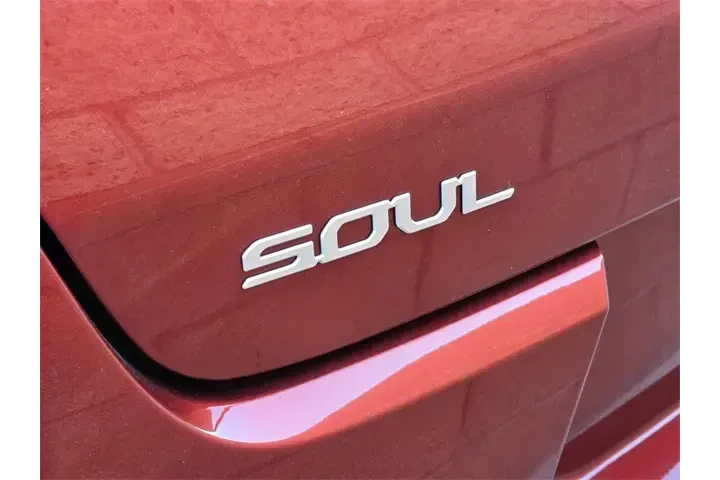 $18885 : Kia Soul 2023 S 4dr Crossove image 5