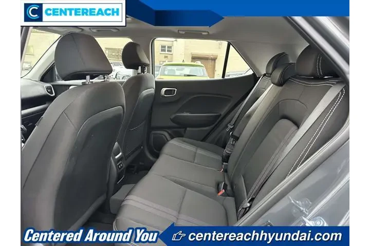 $18555 : Hyundai VENUE 2025 SEL 4dr C image 10