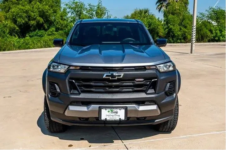 $35701 : Chevrolet Colorado 2024 4x4 image 2
