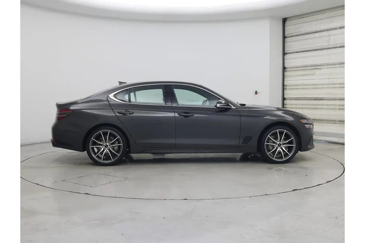 $27998 : Genesis G70 2024 2.5T Standa image 7
