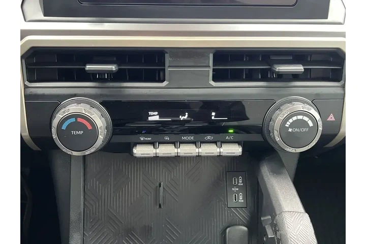 $35747 : Toyota Tacoma 2025 4x2 SR5 4 image 6