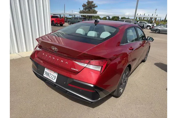 $21900 : Hyundai ELANTRA 2024 Limited image 4