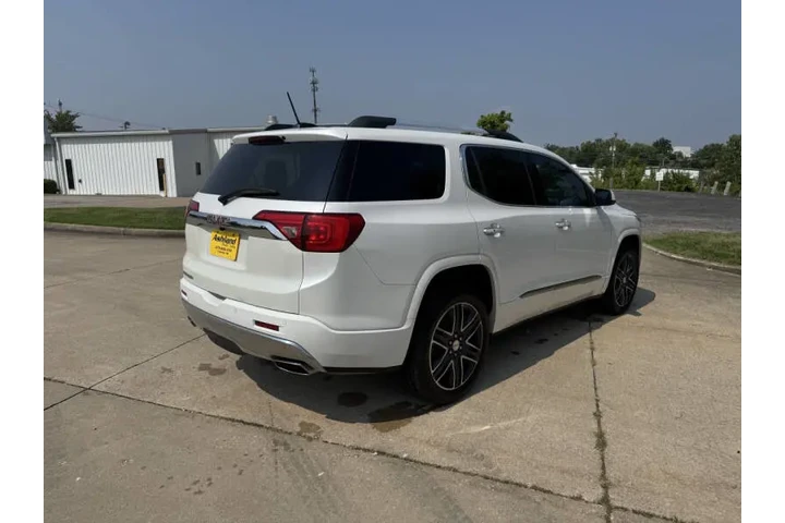 $15900 : 2017 GMC Acadia Denali image 7