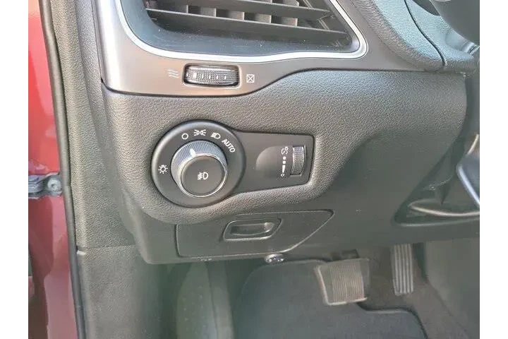 $15000 : Jeep Cherokee 2019 4x4 Latit image 10