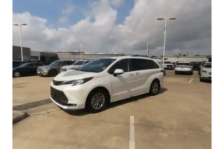 $27911 : Toyota Sienna 2021 XLE 7-Pas image 2