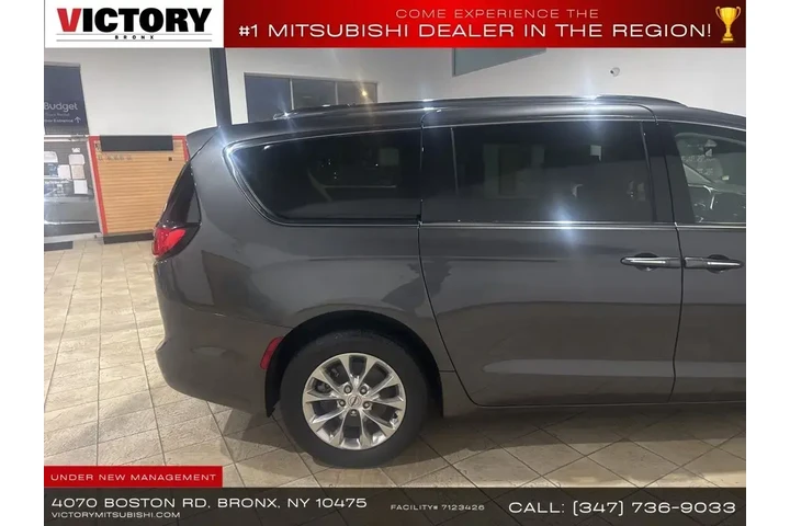 $20028 : Chrysler Pacifica 2021 AWD T image 10