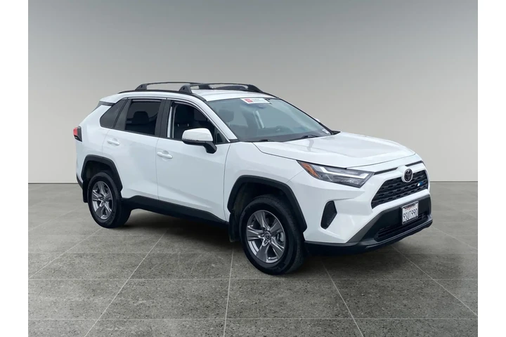 $35572 : Toyota RAV4 2025 XLE 4dr SUV image 3