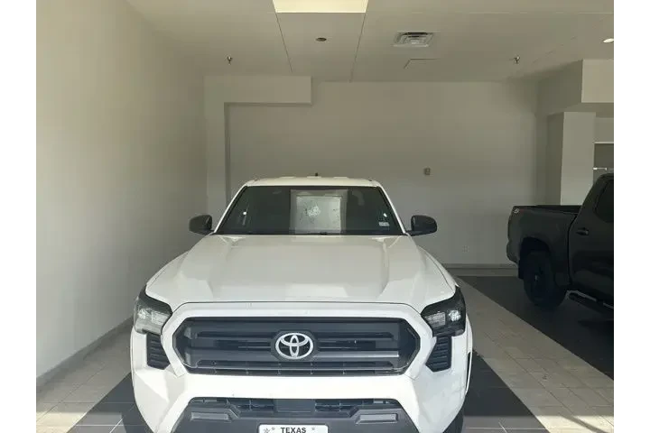 $30483 : Toyota Tacoma 2024 4x2 SR 4d image 4