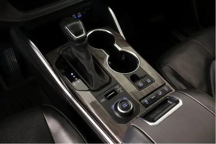 $34787 : Toyota Highlander 2022 AWD L image 9