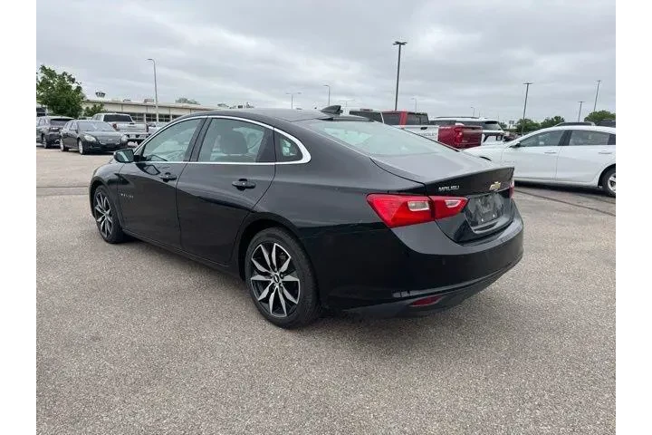 $16982 : Chevrolet Malibu 2018 LT 4dr image 5