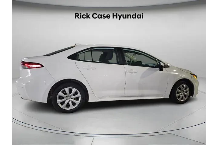 $18991 : Toyota Corolla 2024 LE 4dr S image 5