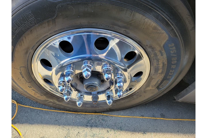 $1 : Truck polish and metals polish image 2