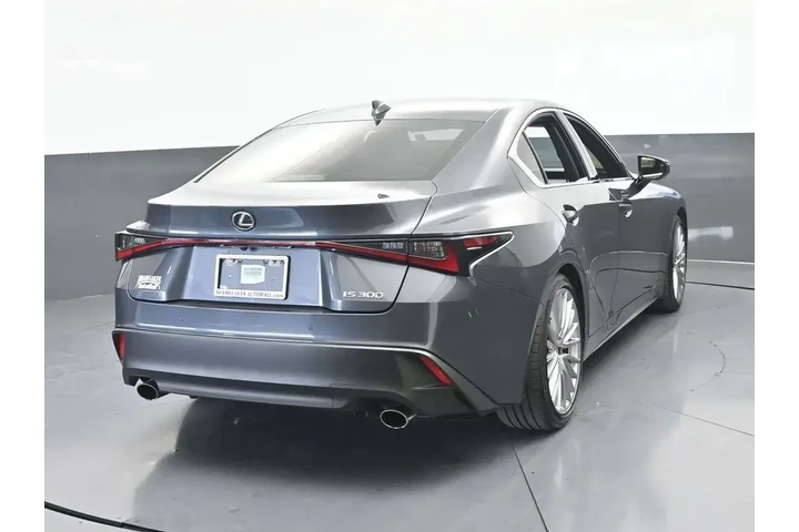 $39851 : Lexus IS 300 2025 4dr Sedan image 5