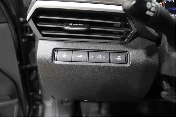 $26982 : Nissan Altima 2023 2.5 SL 4d image 8