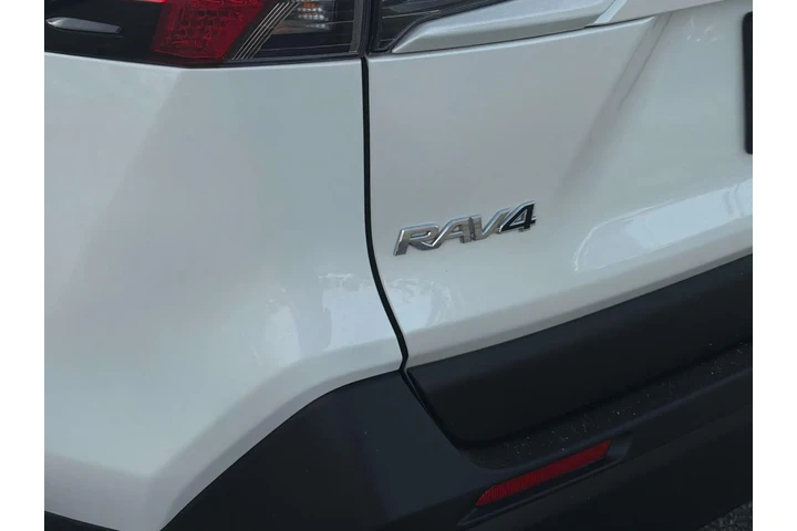 $29870 : Toyota RAV4 Hybrid 2022 AWD image 6