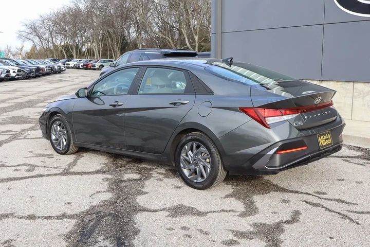 $18288 : 2024 Elantra SEL IVT image 6