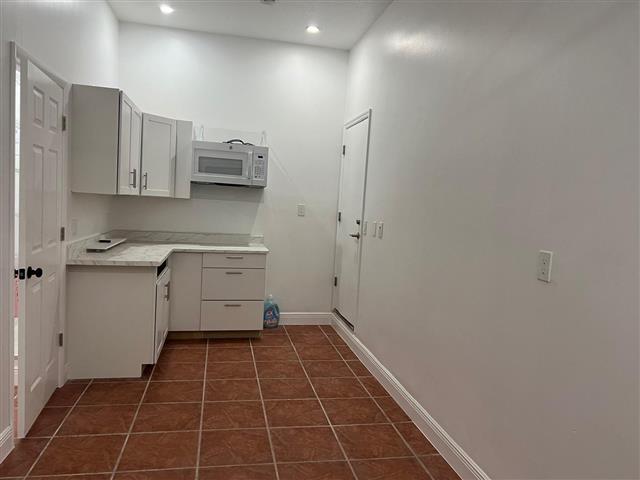 $1750 : Apartamento nuevo image 2