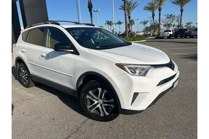 $18995 : Toyota RAV4 2018 LE 4dr SUV image 1