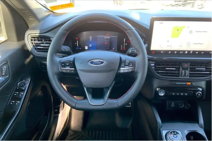 $25957 : Ford Escape 2024 ST-Line 4dr image 5