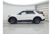 $26998 : Ford Explorer 2022 AWD XLT 4 thumbnail