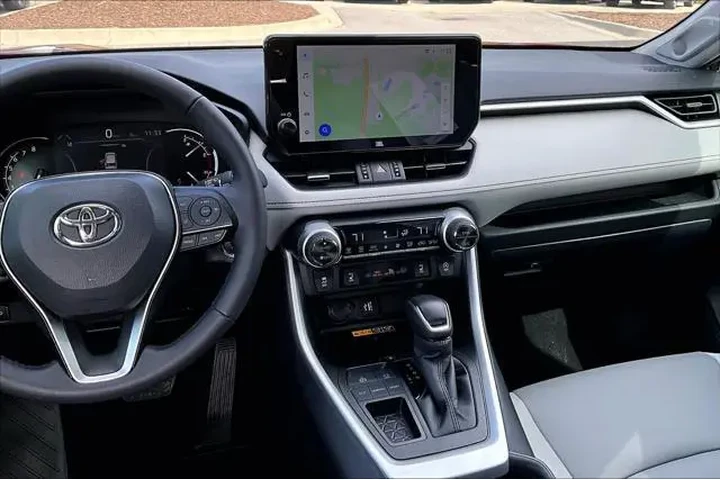 $33998 : Toyota RAV4 2025 XLE Premium image 7