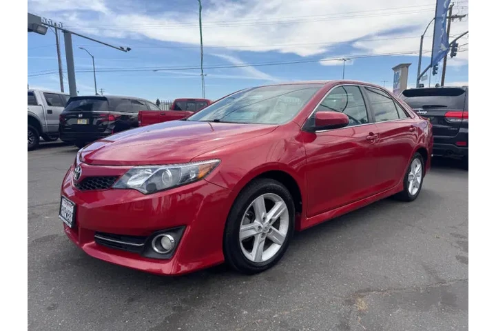 $13998 : 2014 Camry SE image 5