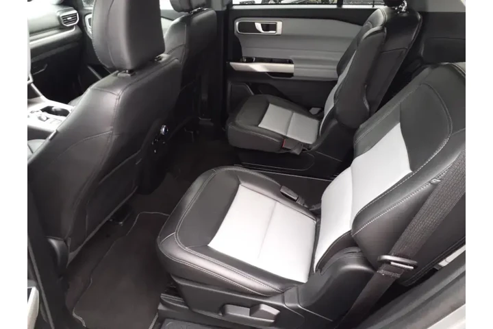 $37990 : Ford Explorer 2024 AWD XLT 4 image 8