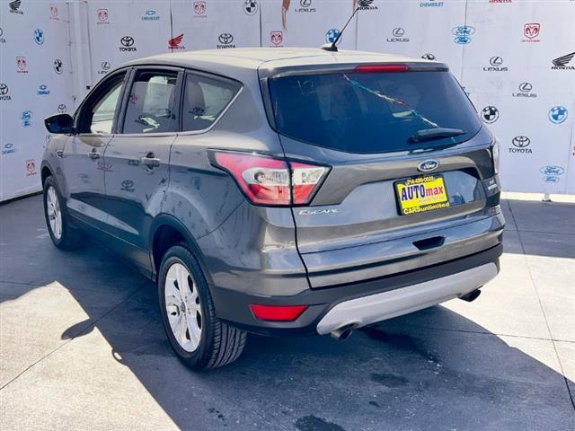 Used 2017 Escape SE FWD for s image 5