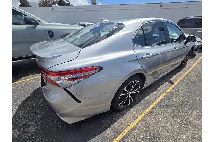 $18950 : Toyota Camry Hybrid 2018 SE image 5