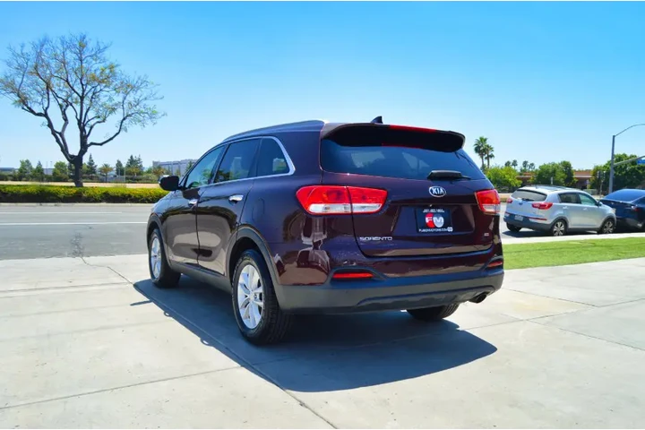 $10995 : Used 2016 Sorento AWD 4dr 2.4 image 3