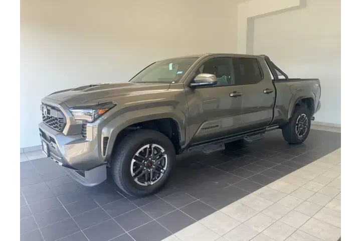 $37690 : Toyota Tacoma 2025 4x2 TRD S image 1