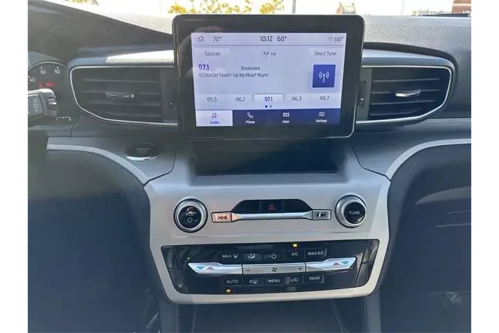 $31900 : Ford Explorer 2023 AWD XLT 4 image 8