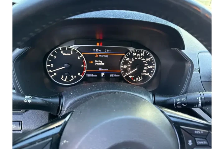 $14535 : Nissan Altima 2021 2.5 SV 4d image 4