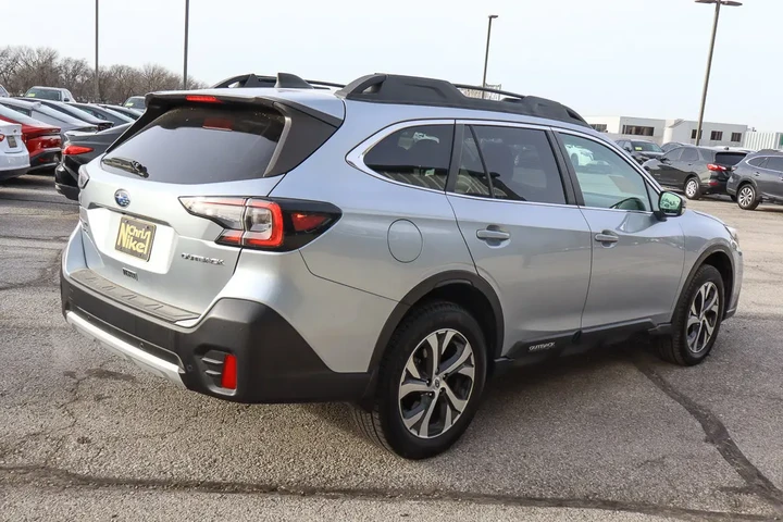 $20988 : 2021 Outback Limited CVT image 4