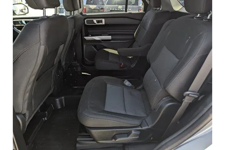 $33999 : Ford Explorer 2023 AWD XLT 4 image 8