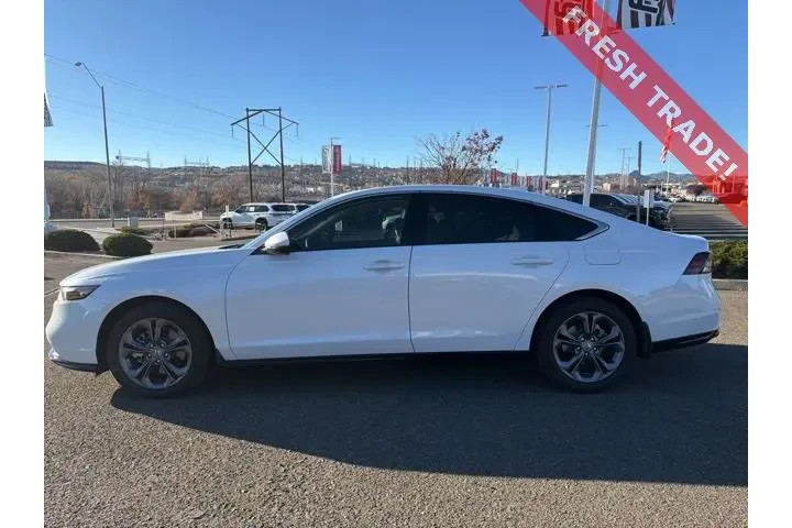 $31874 : Honda Accord Hybrid 2025 EX- image 2