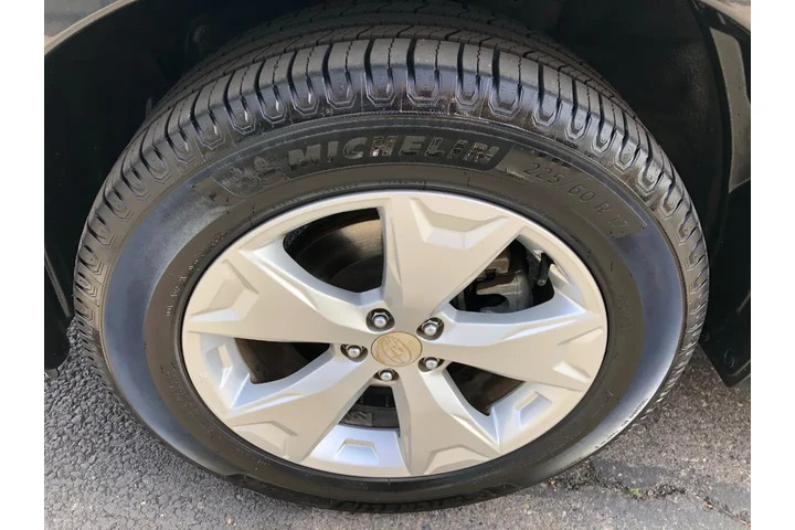 $13377 : 2015 Forester 2.5i Premium image 9